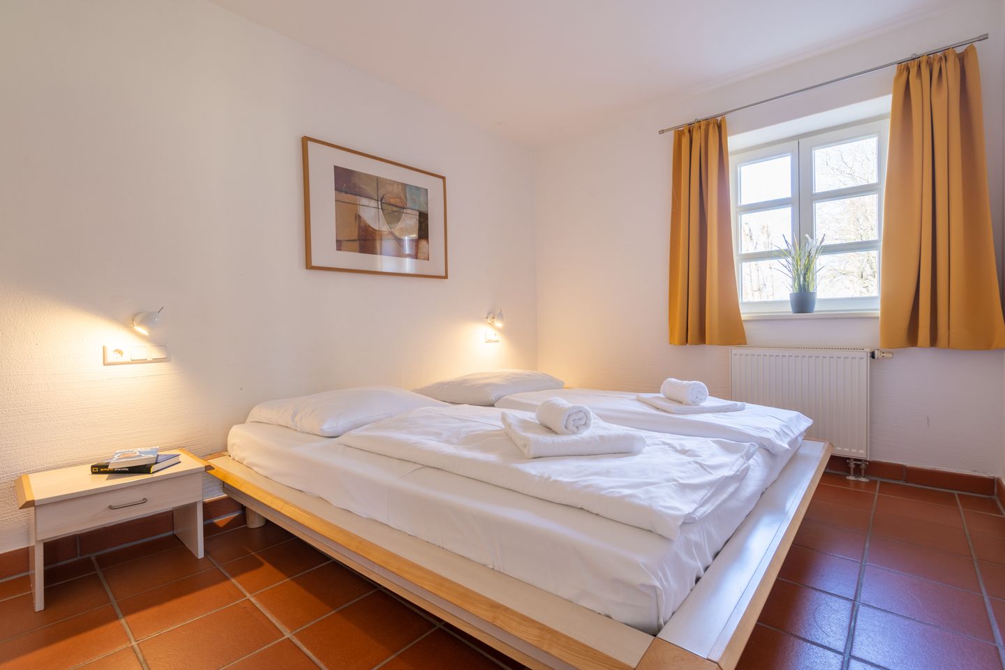 Feriendorf Rugana Komfort Ferienwohnung mit 1 Schlafzimmern und Terrasse (C34) Insel Rügen - Schlafzimmer