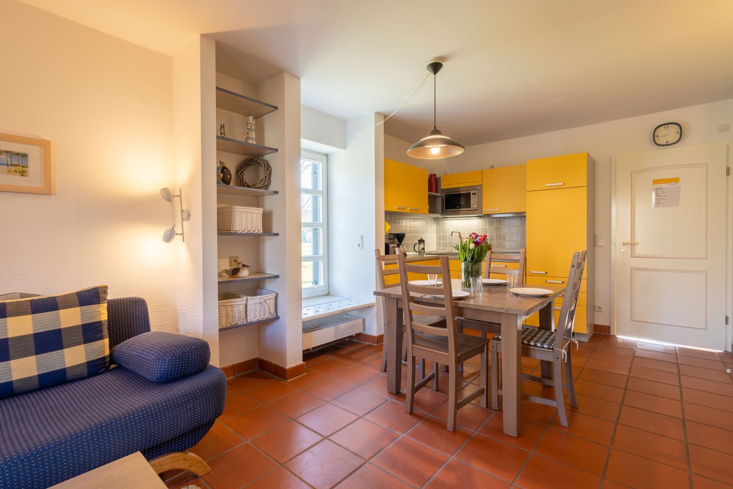 Feriendorf Rugana Komfort Ferienwohnung mit 1 Schlafzimmern und Terrasse (C34) Insel Rügen - Wohnzimmer