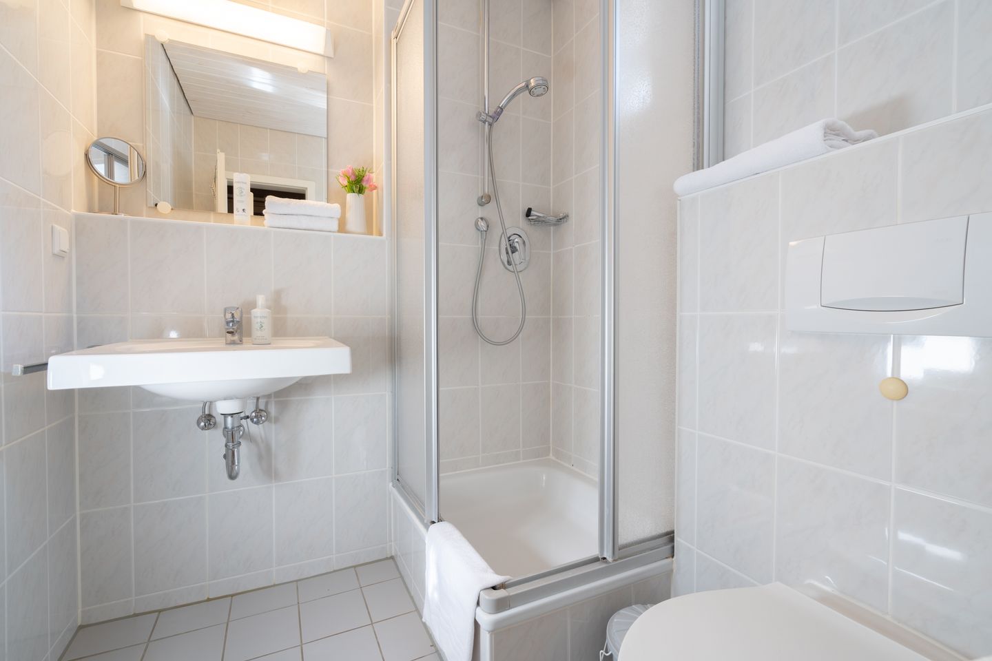 Feriendorf Rugana Komfort 1-Raum Ferienwohnung mit Terrasse (C37) Insel Rügen - Badezimmer