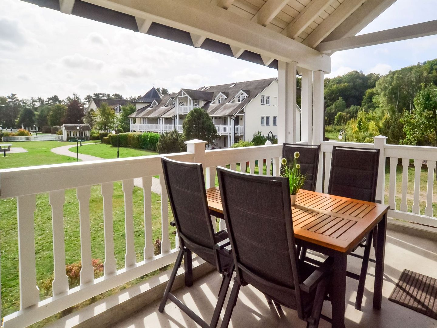 Dünenpark Binz Komfortplus Ferienwohnung mit 1 Schlafzimmer und Balkon im Obergeschoss (119) Insel Rügen - Balkon