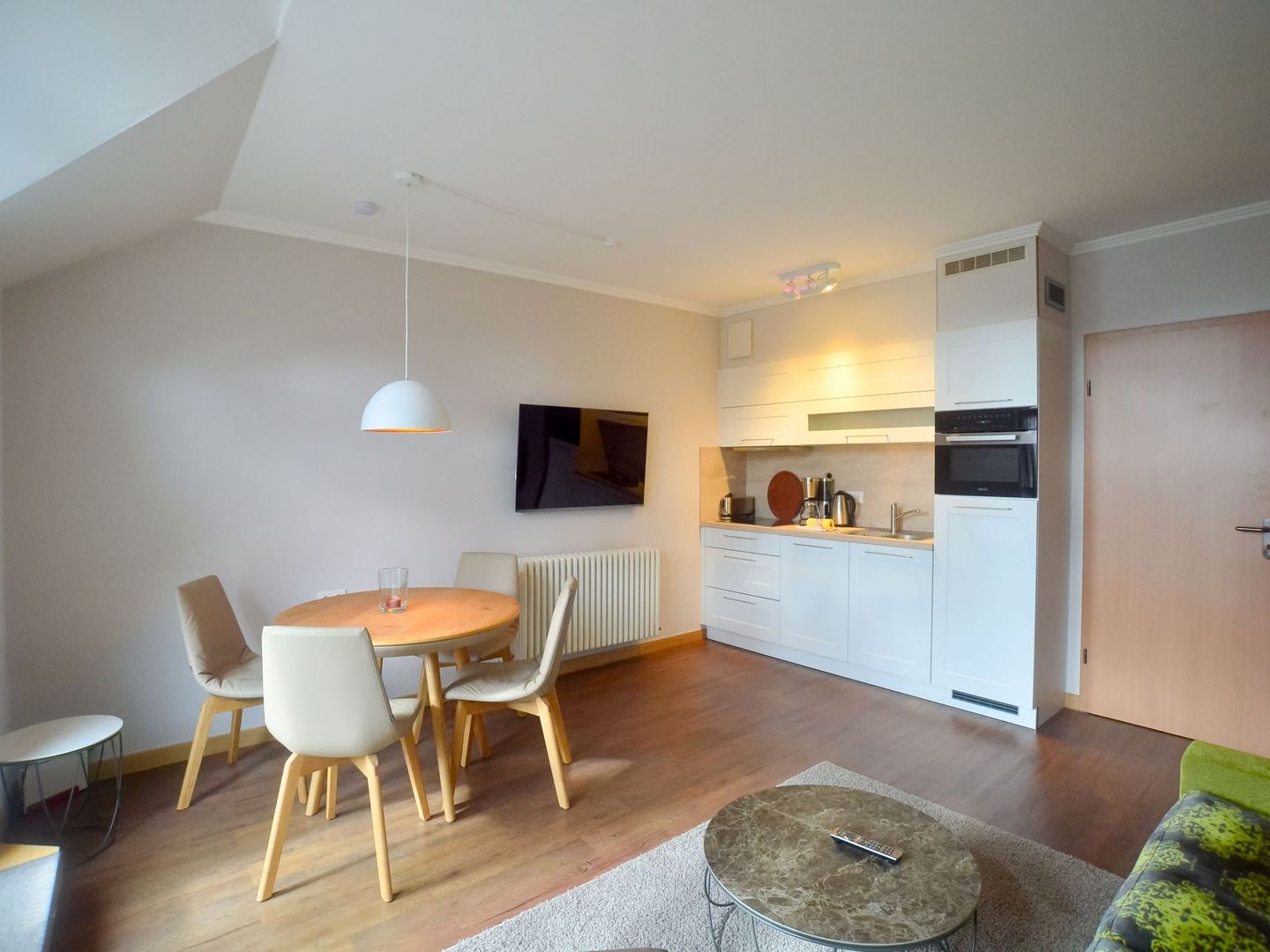 Dünenpark Binz Komfortplus Ferienwohnung mit 1 Schlafzimmer und Balkon im Dachgeschoss (307) Insel Rügen - Küche / Küchenzeile