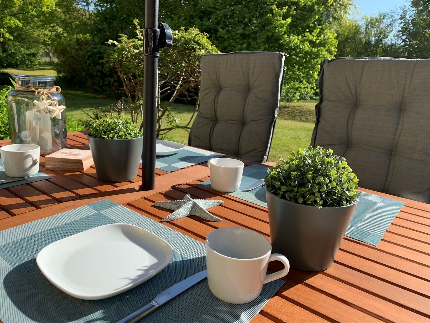 Feriendorf Rugana Komfortplus Ferienwohnung mit 1 Schlafzimmer und Terrasse (A07) Insel Rügen - Terrasse