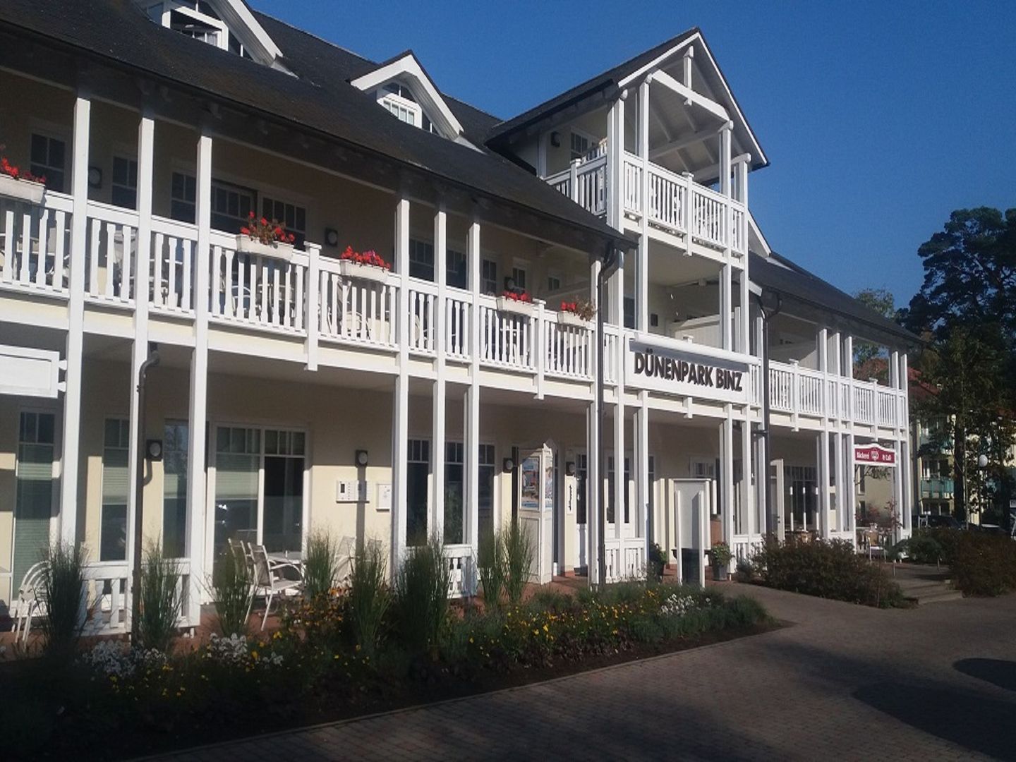 Dünenpark Binz Komfort Ferienwohnung mit 1 Schlafzimmer und Balkon im Dachgeschoss (270) Insel Rügen - Hauptansicht