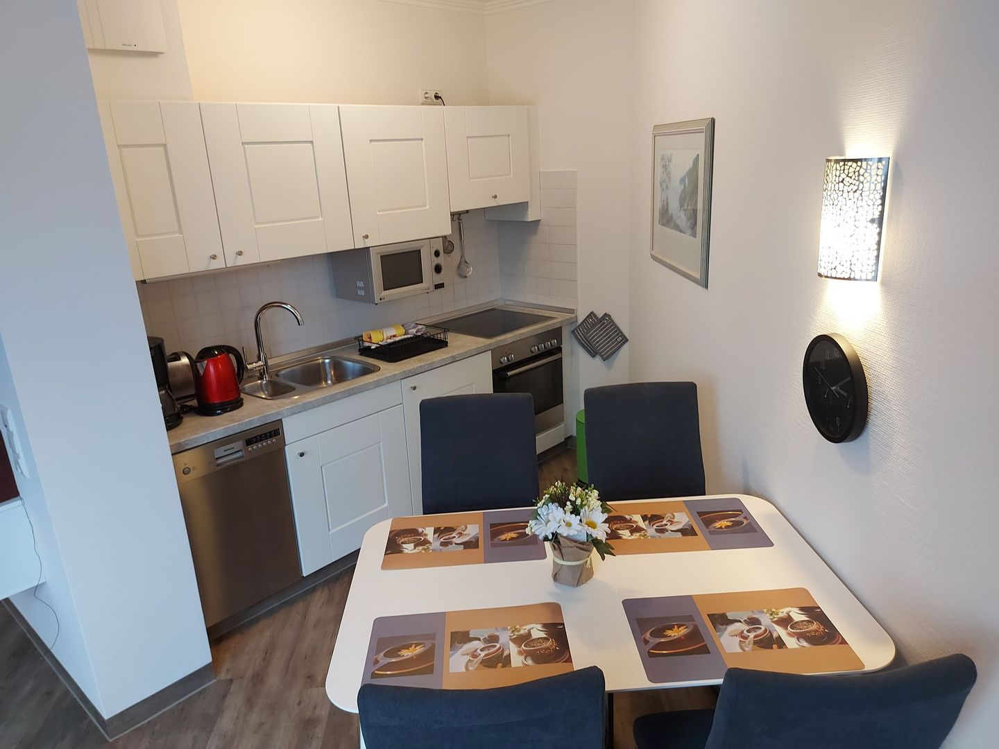 Dünenpark Binz Komfort Ferienwohnung mit 1 Schlafzimmer und Balkon im Dachgeschoss (270) Insel Rügen - Küche / Küchenzeile