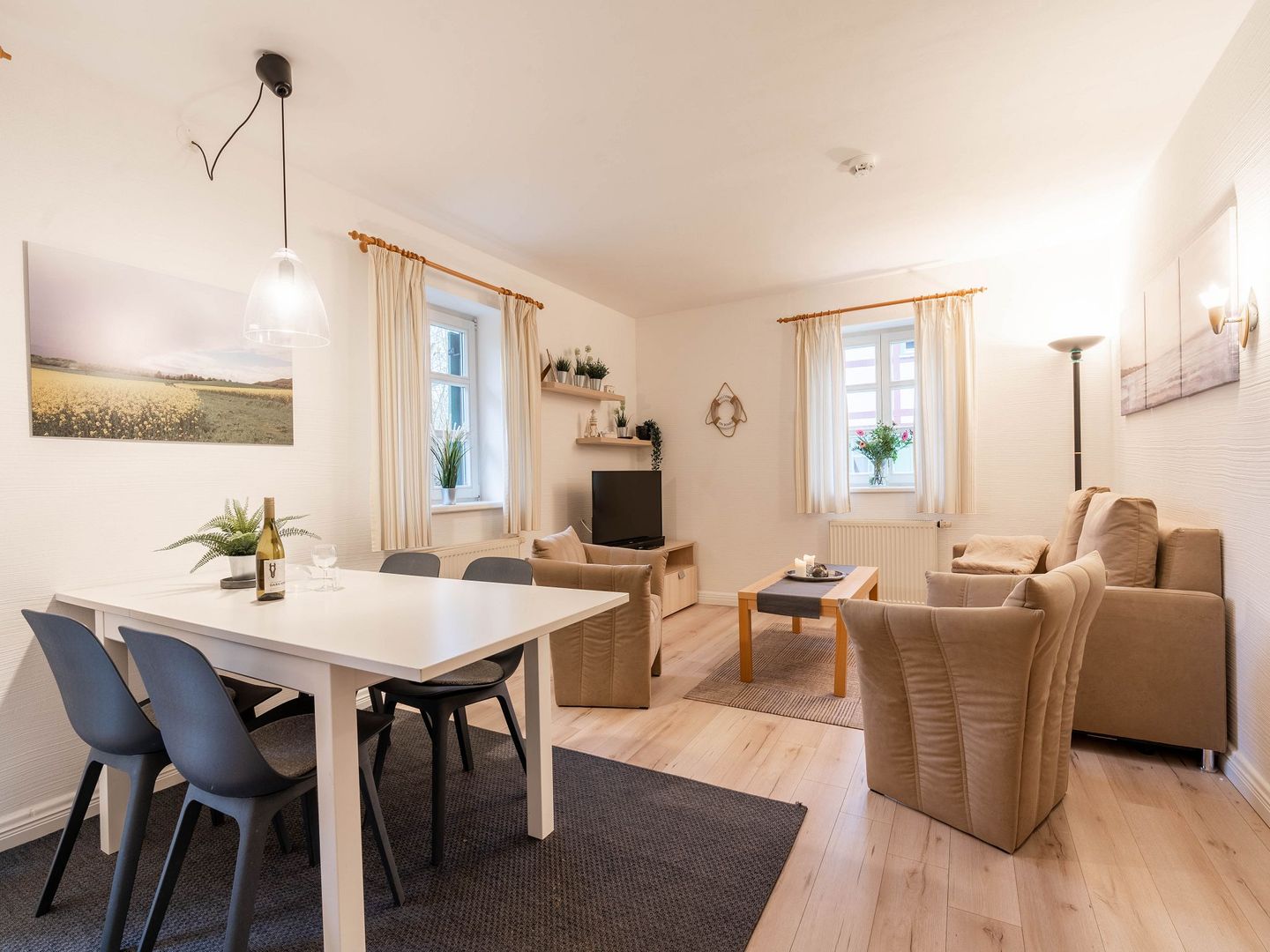 Feriendorf Rugana Komfort Ferienwohnung mit 1 Schlafzimmer und Terrasse (B16) Insel Rügen - Wohnzimmer
