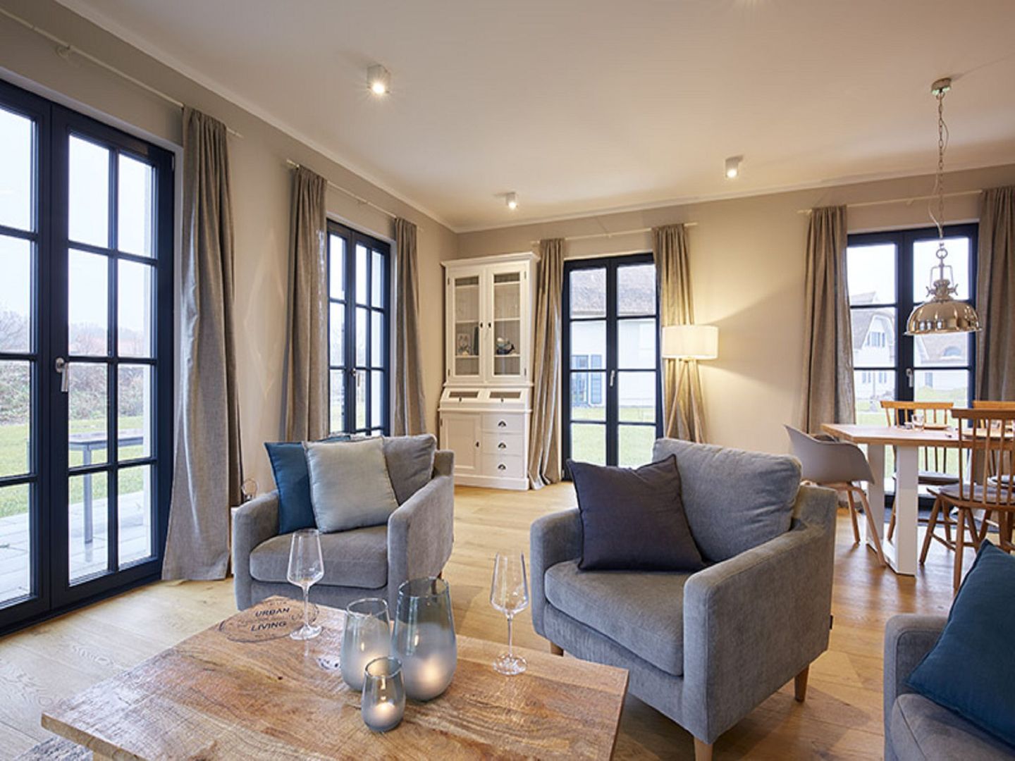 Superior Reetdachvilla mit 2 Schlafzimmern (F02) - Wohnzimmer