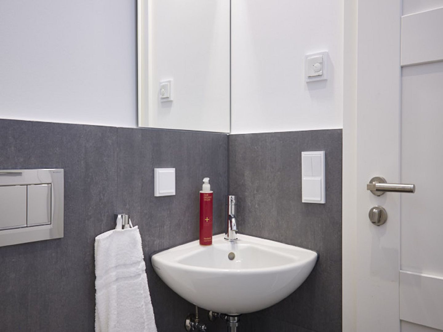 Luxus Reetdachvilla mit 3 Schlafzimmern, Sauna und Kamin (F15) - Gäste-WC