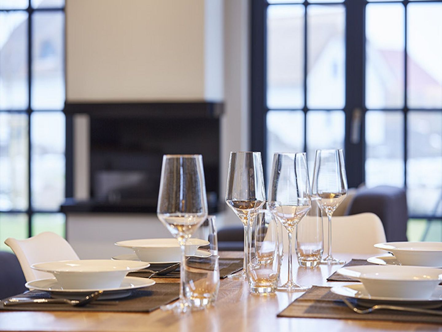 Superior Reetdachvilla mit 2 Schlafzimmern, Kamin und 2 Terrassen (F17) - Wohnzimmer