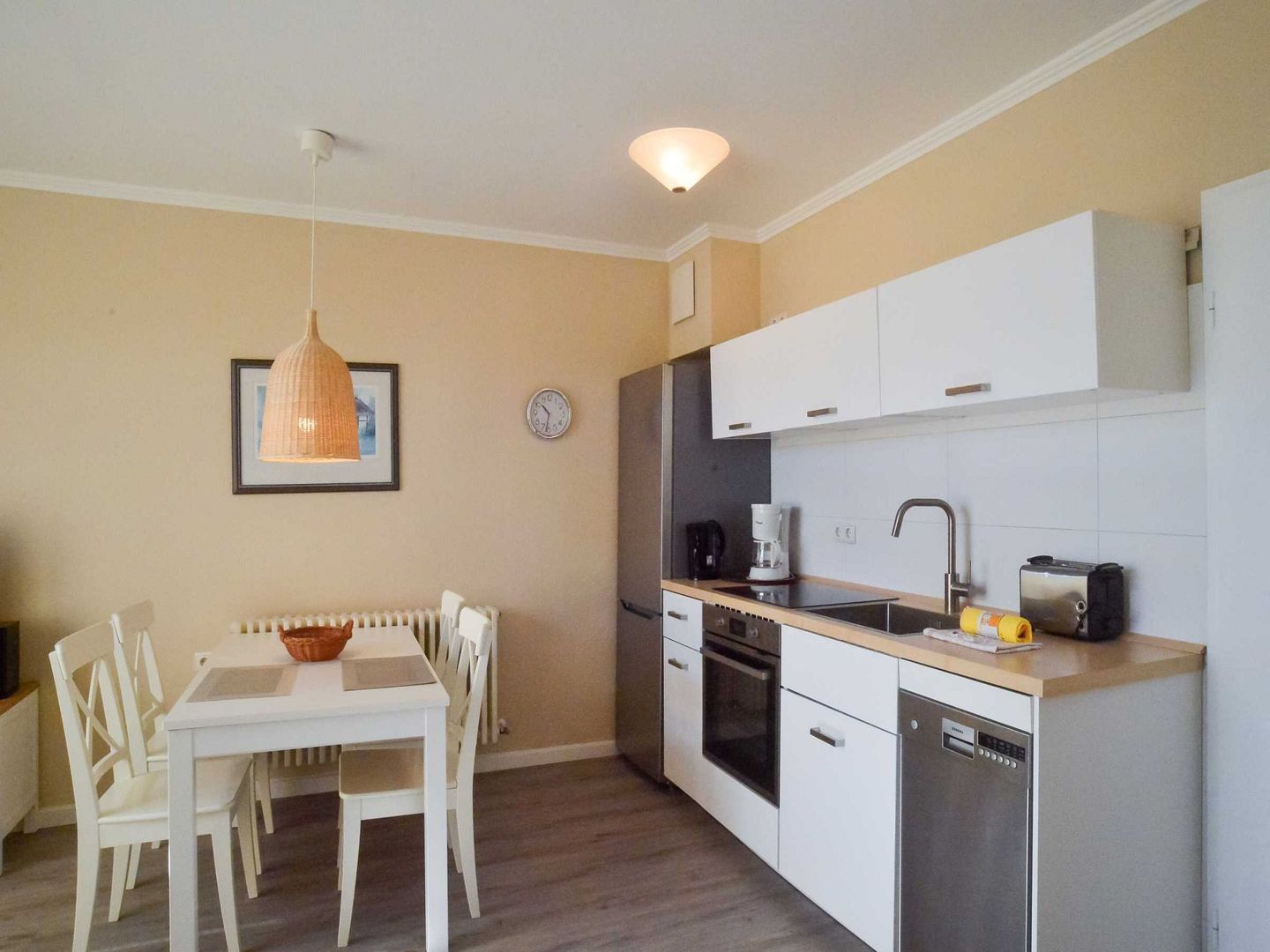 Dünenpark Binz Komfortplus Ferienwohnung mit 1 Schlafzimmer und Balkon im Dachgeschoss (233) Insel Rügen - Küche / Küchenzeile