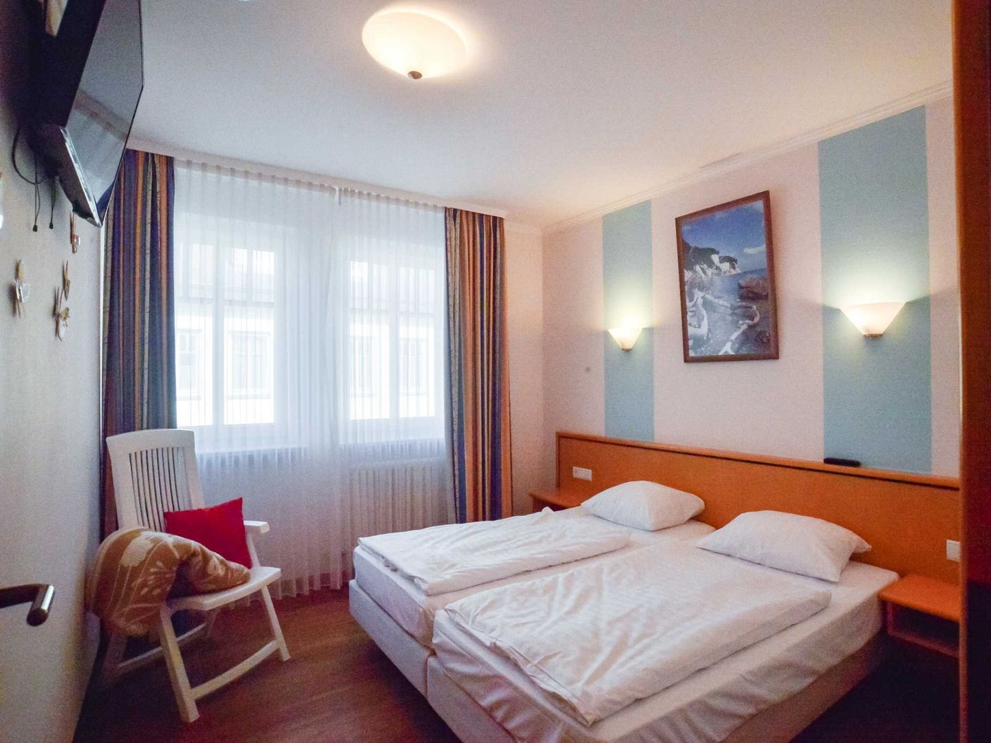 Dünenpark Binz Komfortplus Ferienwohnung mit 1 Schlafzimmer und Balkon im Obergeschoss (089) Insel Rügen - Schlafzimmer