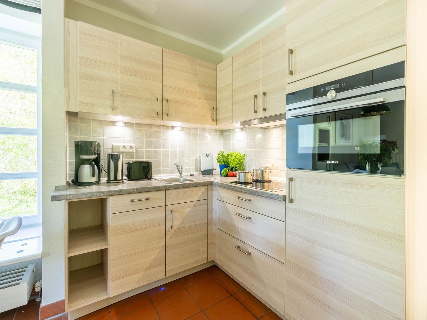 Feriendorf Rugana Komfortplus Ferienwohnung mit 1 Schlafzimmer und Terrasse (B20) Insel Rügen - Küche / Küchenzeile