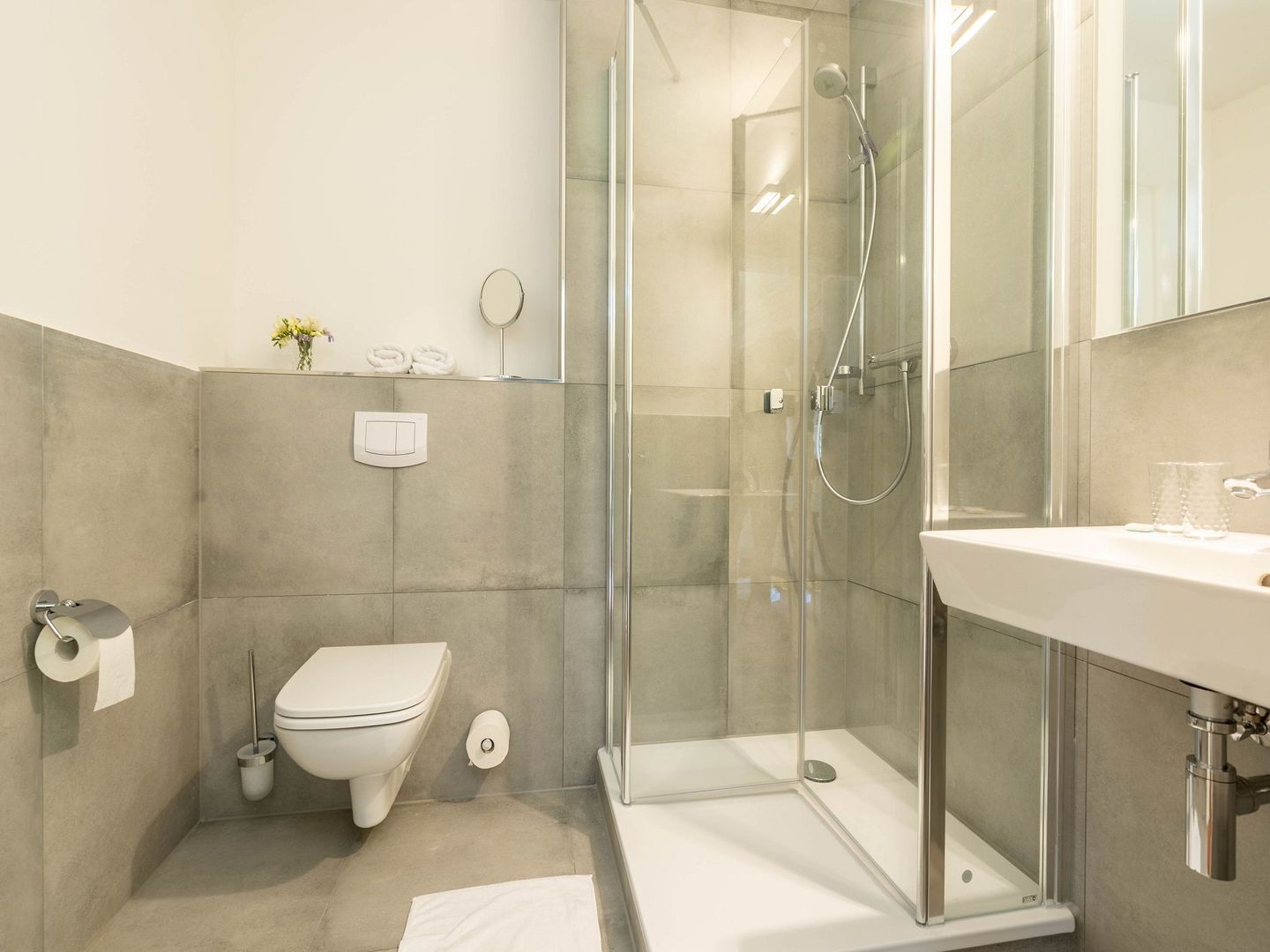 Feriendorf Rugana Komfortplus Ferienwohnung mit 1 Schlafzimmer und Terrasse (B20) Insel Rügen - Badezimmer