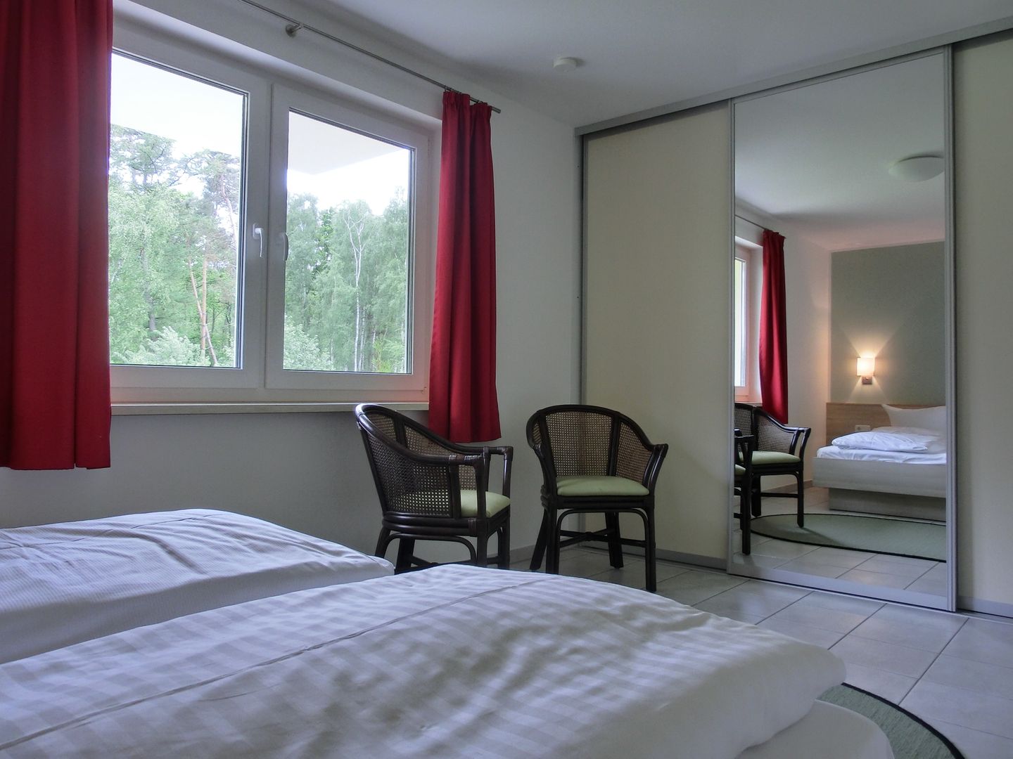  Ferienwohnung KWE 12 OG Graal-Müritz Küstenwald - Schlafzimmer