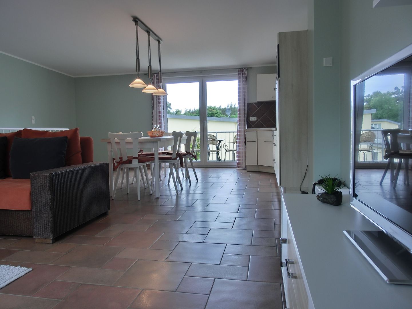  Ferienwohnung KWE 12 OG Graal-Müritz Küstenwald - Wohnzimmer