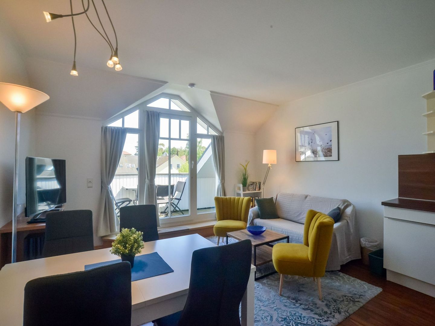 Dünenpark Binz Komfortplus Ferienwohnung mit 1 Schlafzimmer und Balkon im Dachgeschoss (183) Insel Rügen - Wohnzimmer