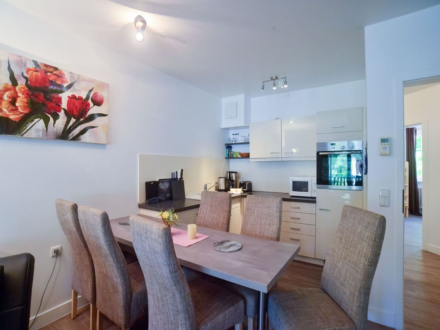 Dünenpark Binz Komfortplus Ferienwohnung mit 2 Schlafzimmern und Balkon im Obergeschoss (268) Insel Rügen - Küche / Küchenzeile