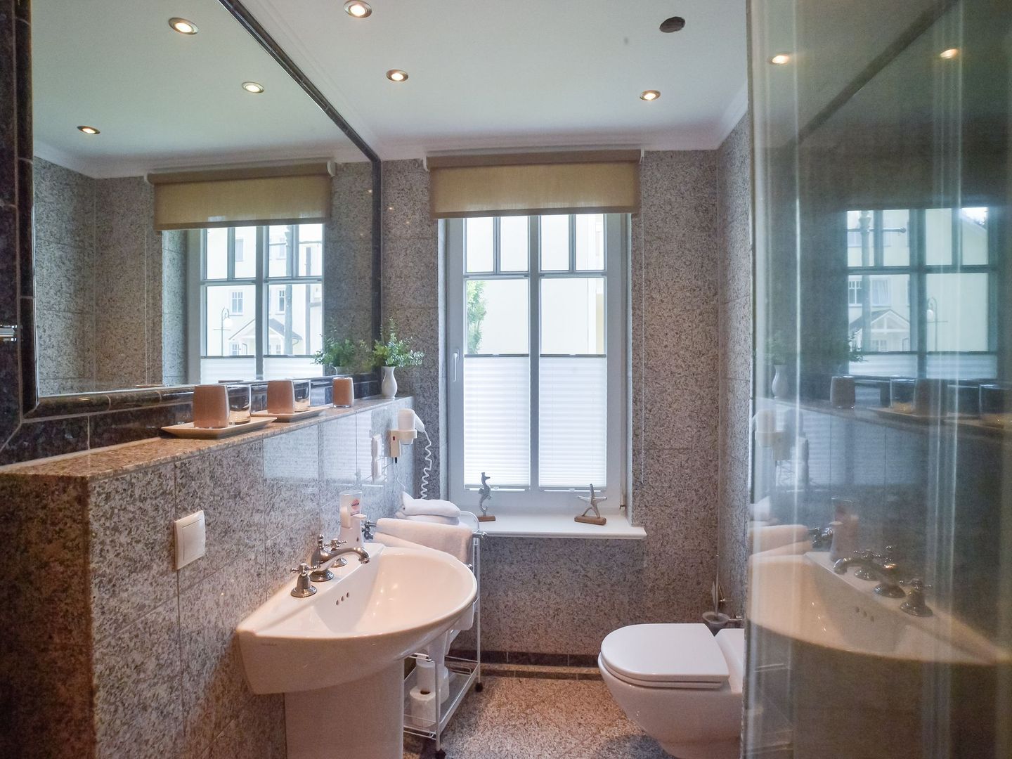 Dünenpark Binz Komfortplus Ferienwohnung mit 1 Schlafzimmer und Terrasse im Erdgeschoss (016) Insel Rügen - Badezimmer