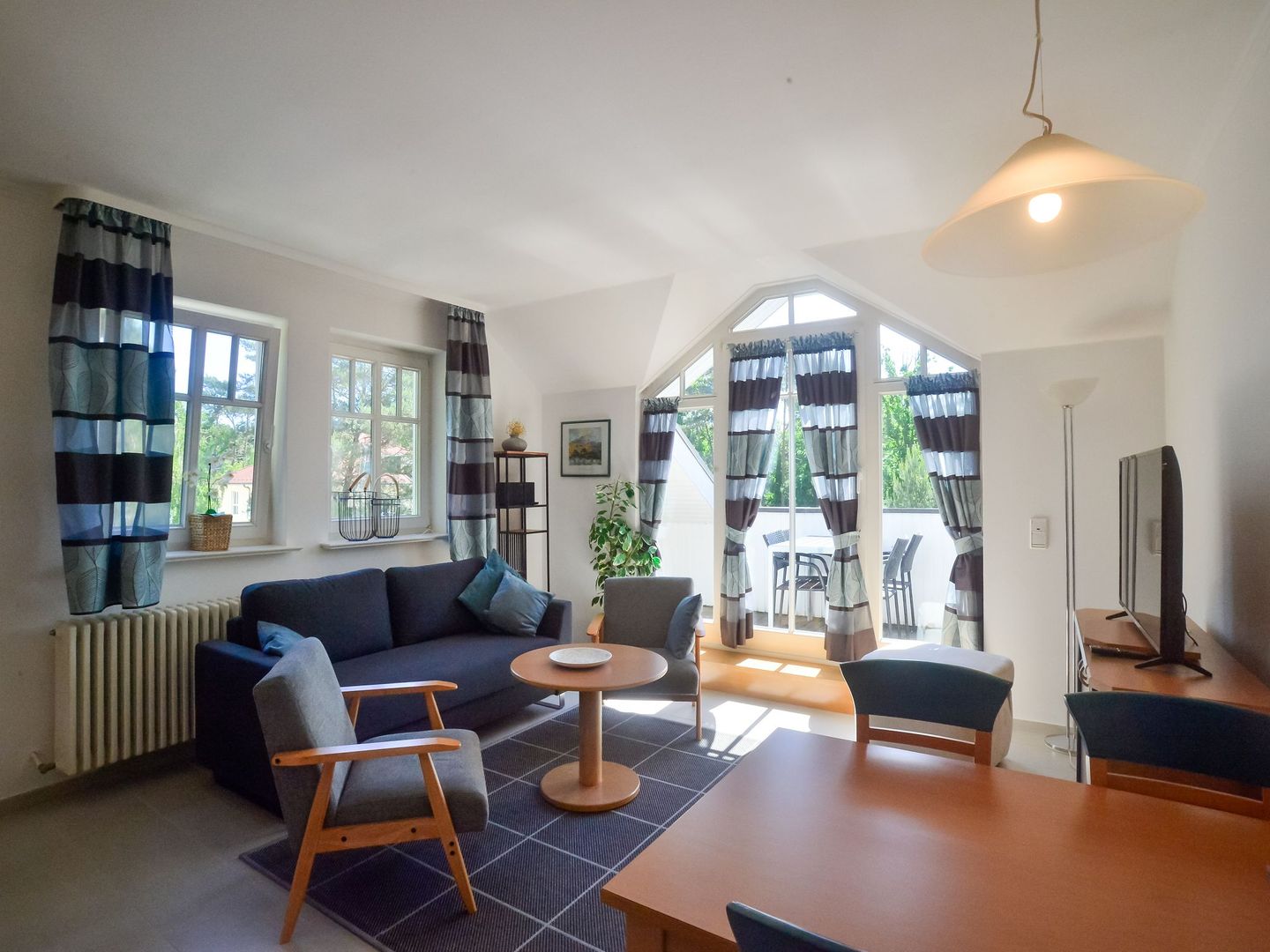 Dünenpark Binz Komfort Ferienwohnung mit 1 Schlafzimmer und Balkon im Dachgeschoss (308) Insel Rügen - Wohnzimmer
