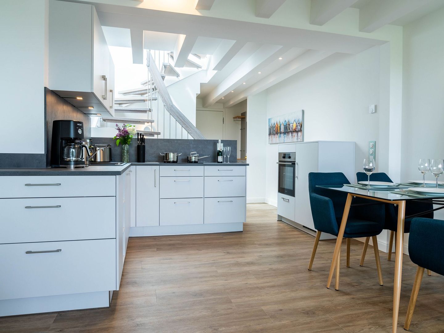 Dünenresidenz Prora SkySuite mit Meerblick und Dachterrasse, 2 Schlafzimmer (B3/5.2) Insel Rügen - Küche / Küchenzeile