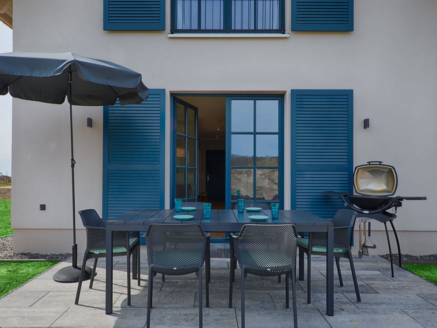 Premium Reetdachvilla mit 3 Schlafzimmern, Sauna und Kamin (F27) - Terrasse