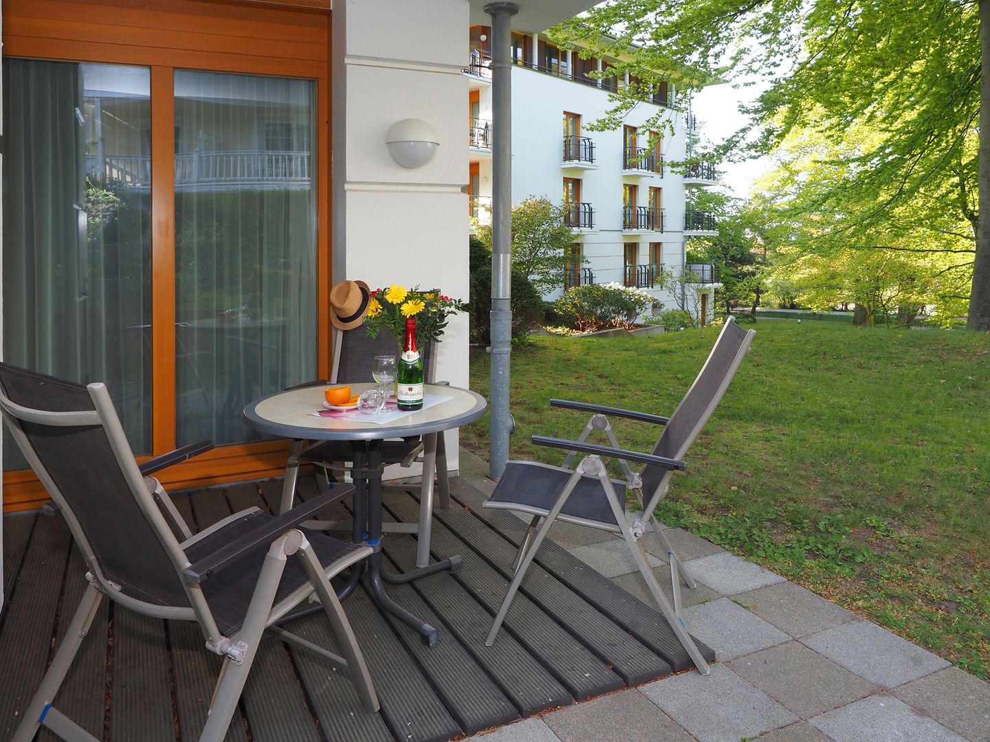 Kaiservillen Heringsdorf Ferienwohnung mit 1 Schlafzimmer und Terrasse (D102) Insel Usedom - Terrasse