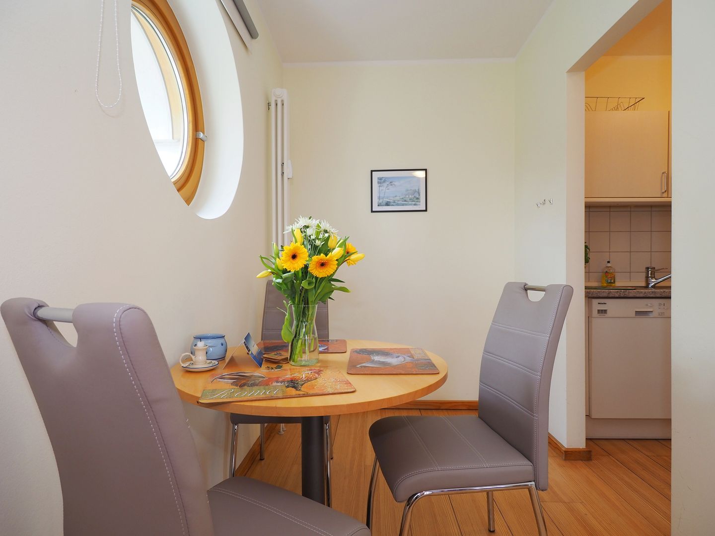 Kaiservillen Heringsdorf 1-Raum-Ferienwohnung mit Terrasse (DG23) Insel Usedom - Küche / Küchenzeile