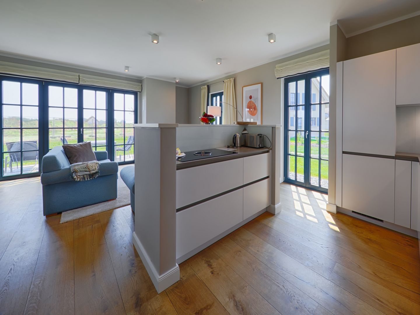 Luxus Reetdachvilla mit 3 Schlafzimmern, Sauna und Kamin (F22) - Küche / Küchenzeile