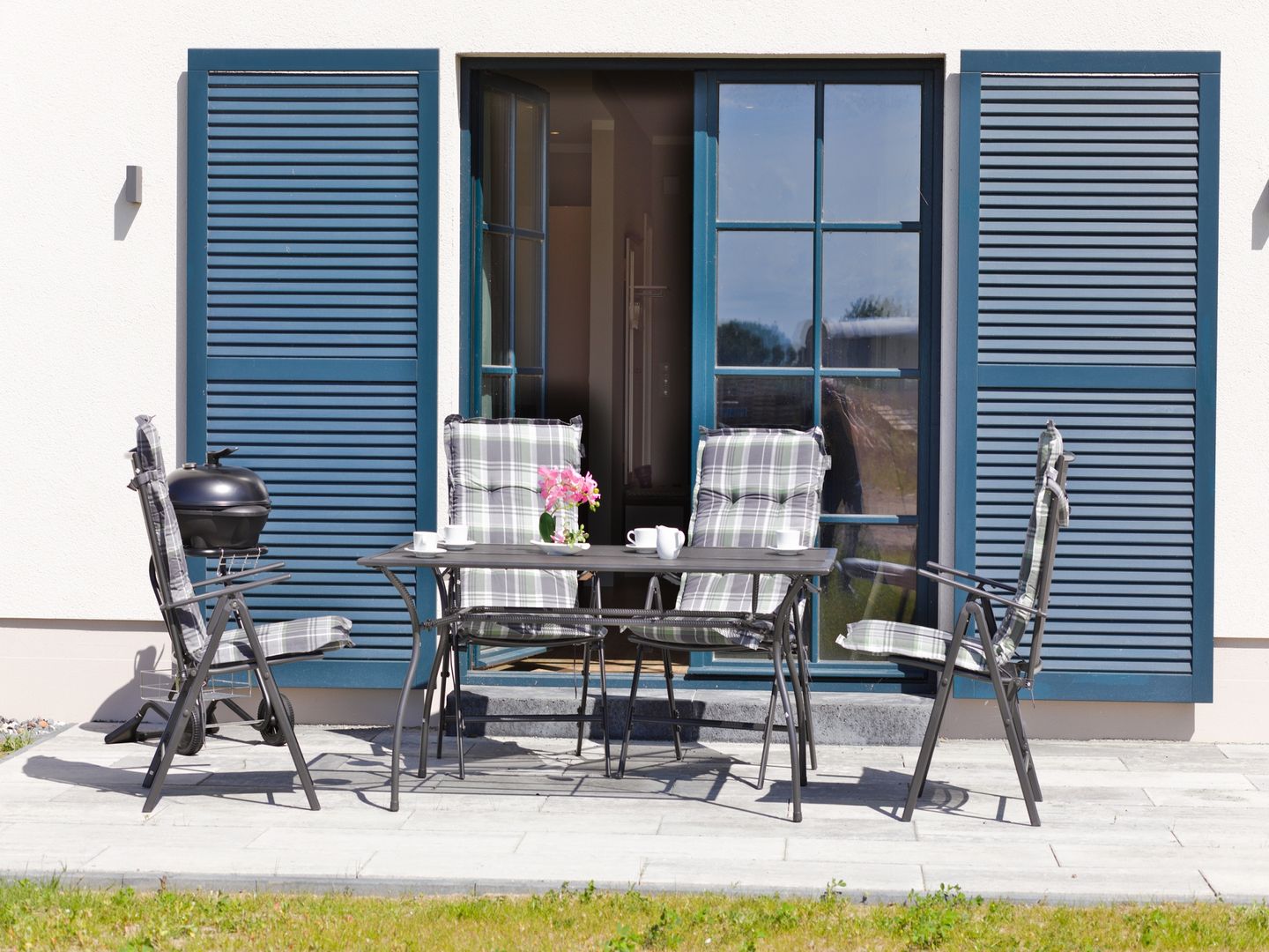 Premium Reetdachvilla mit 3 Schlafzimmern, Sauna und Kamin (F13) - Terrasse