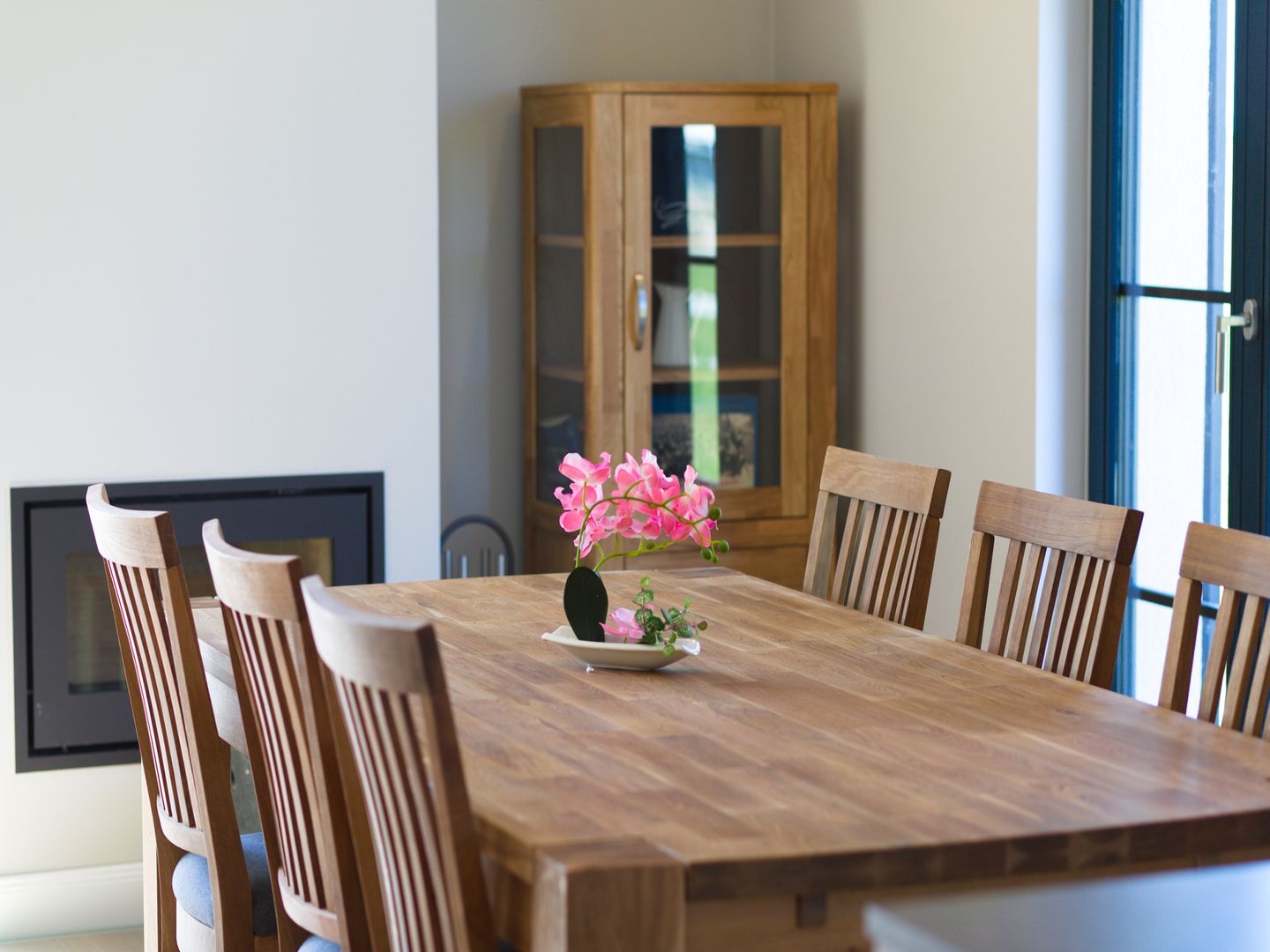 Premium Reetdachvilla mit 3 Schlafzimmern, Sauna und Kamin (F13) - Wohnzimmer