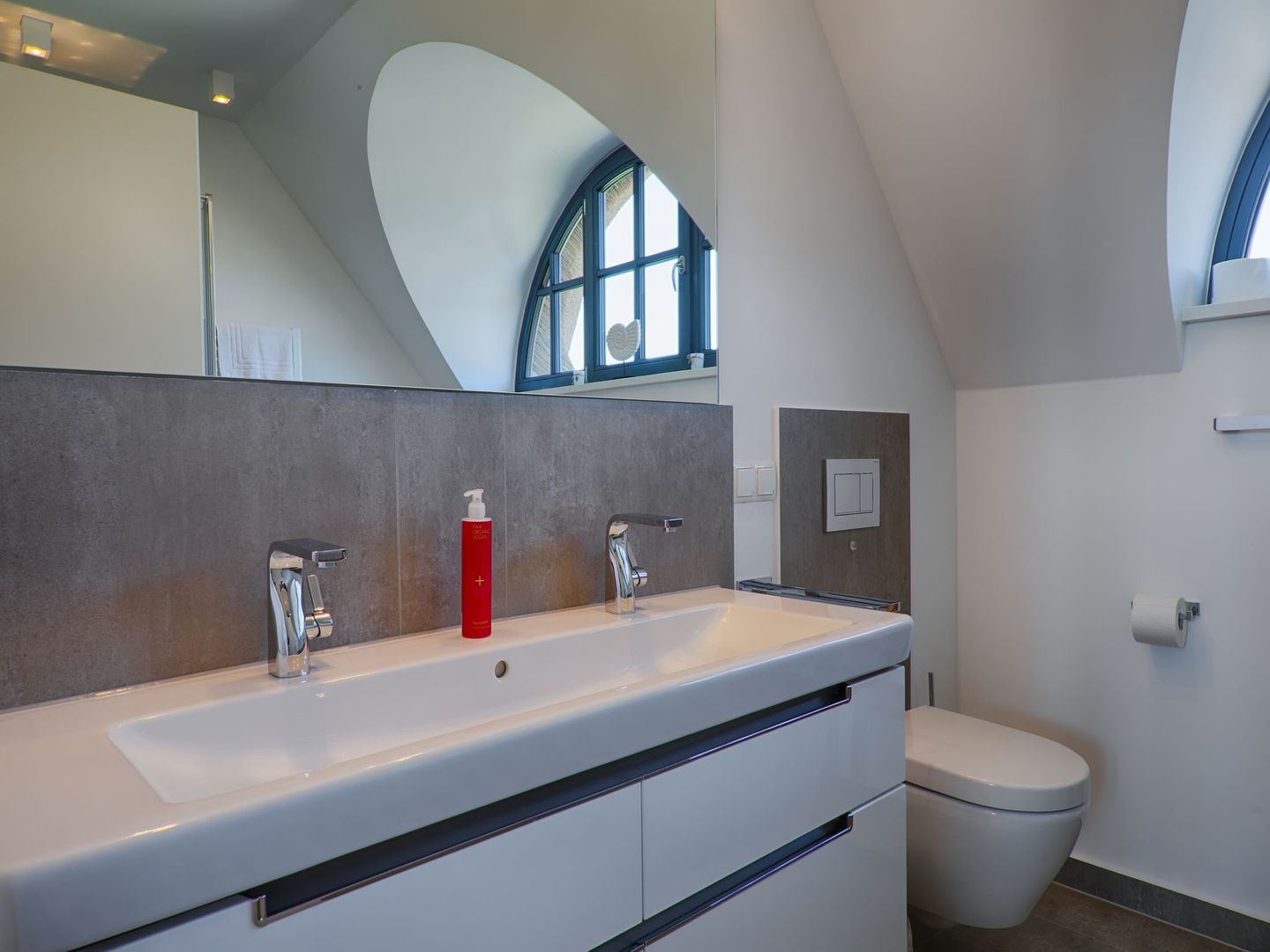 Luxus Reetdachvilla mit 3 Schlafzimmern, Sauna und Kamin (F18) - Badezimmer