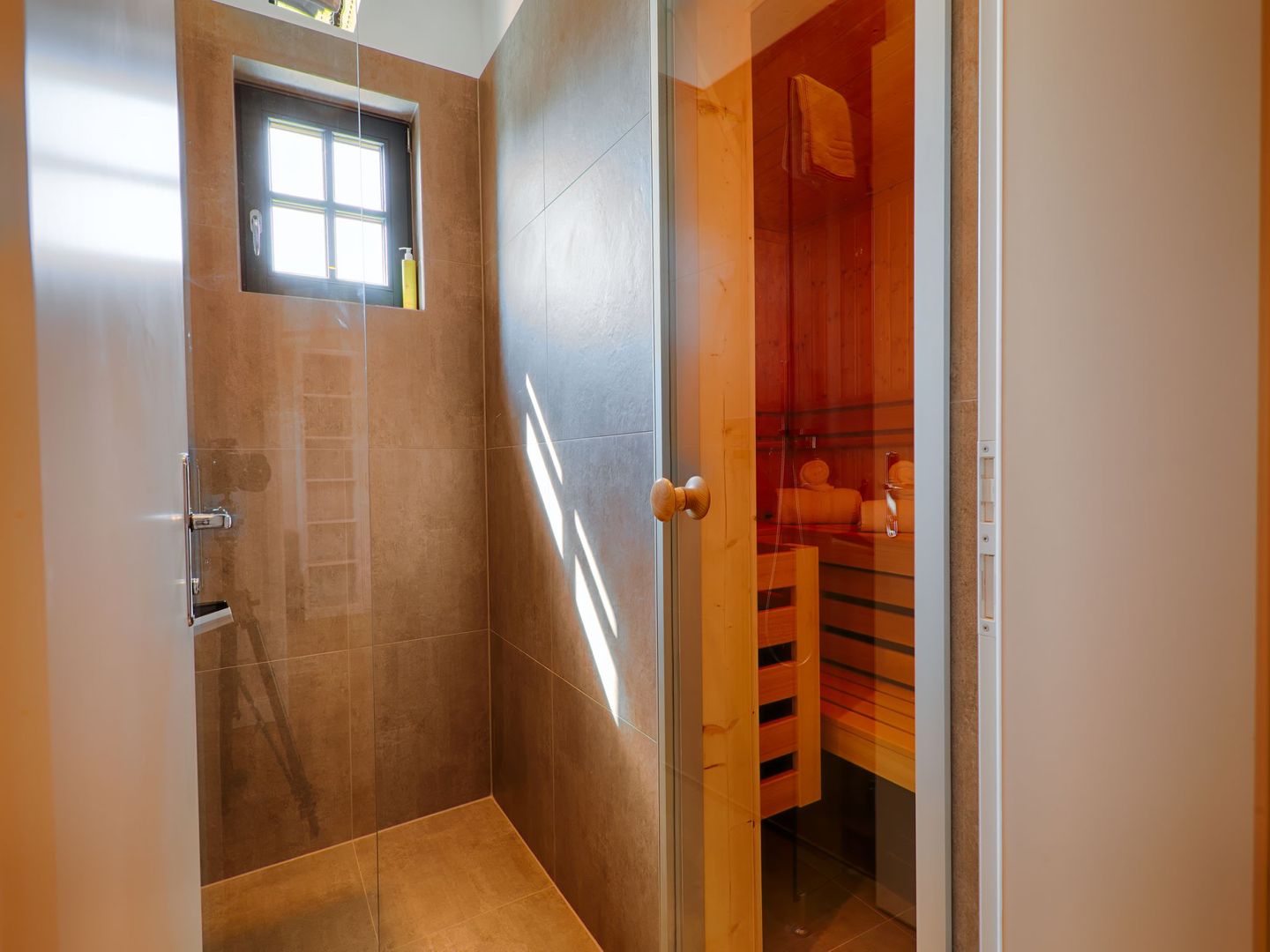 Luxus Reetdachvilla mit 3 Schlafzimmern, Sauna und Kamin (F18) - Sauna