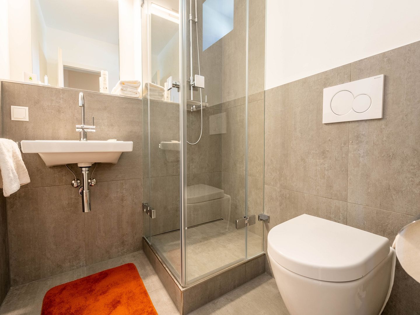 Feriendorf Rugana Klassik Ferienwohnung mit 2 Schlafzimmern und 2 Terrassen (D55) Insel Rügen - Badezimmer