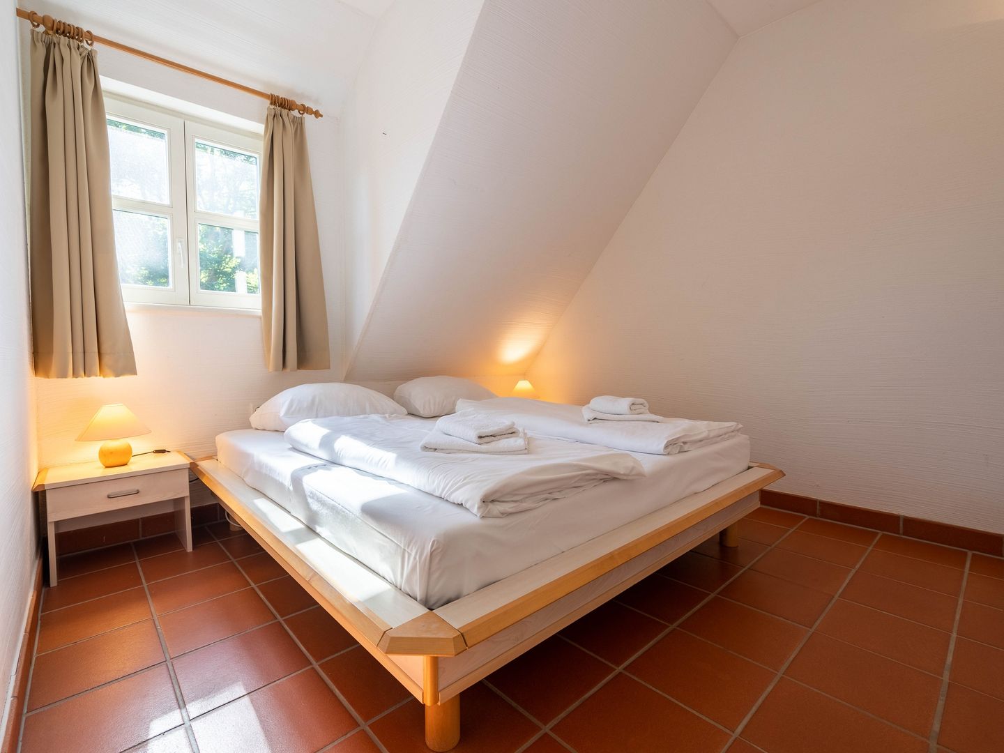 Feriendorf Rugana Komfort Ferienwohnung mit 2 Schlafzimmern (C19) Insel Rügen - Schlafzimmer