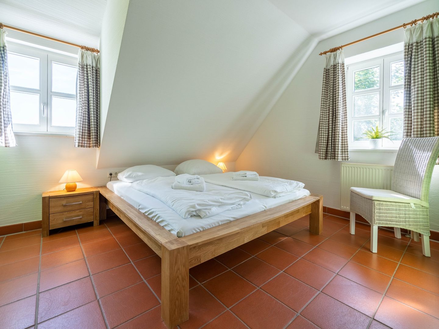 Feriendorf Rugana Komfort Ferienwohnung mit 2 Schlafzimmern und Terrasse (C48) Insel Rügen - Schlafzimmer
