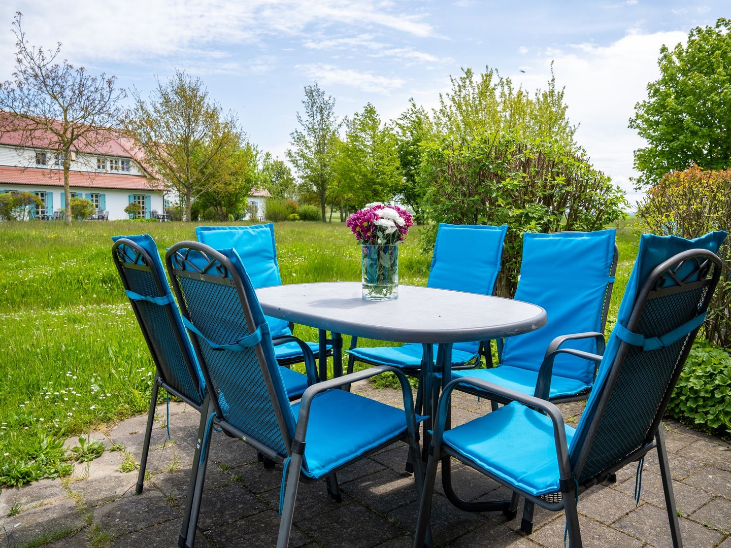Feriendorf Rugana Komfort Ferienwohnung mit 2 Schlafzimmern und Terrasse (D23) Insel Rügen - Terrasse