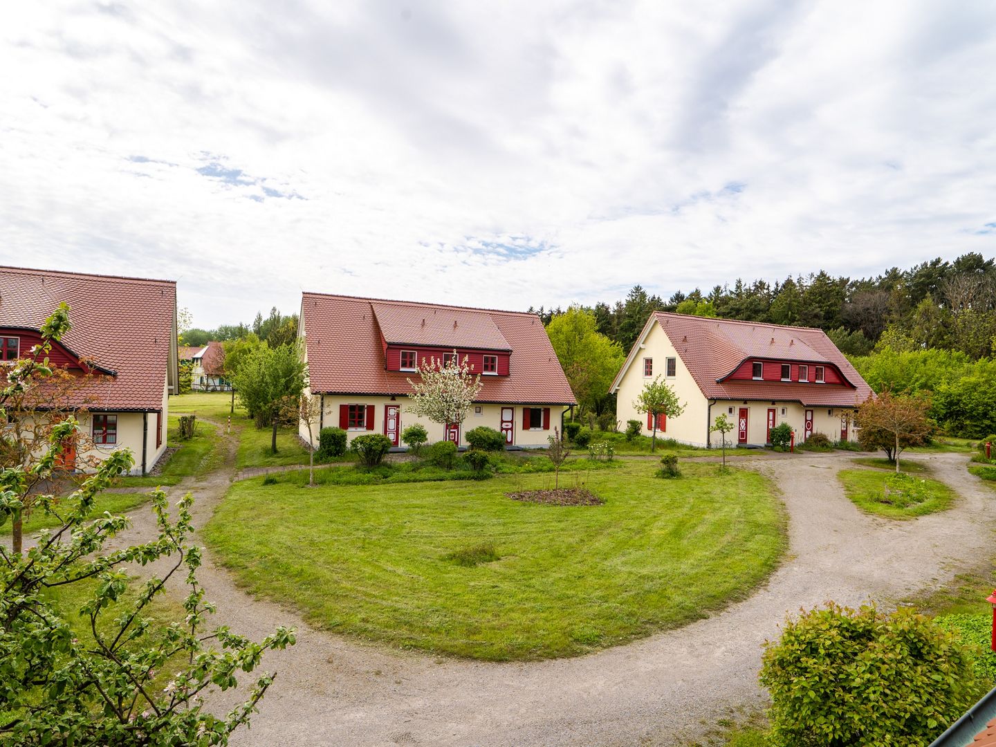 Feriendorf Rugana Komfortplus Ferienwohnung mit 1 Schlafzimmer (B36) Insel Rügen - Gartenblick