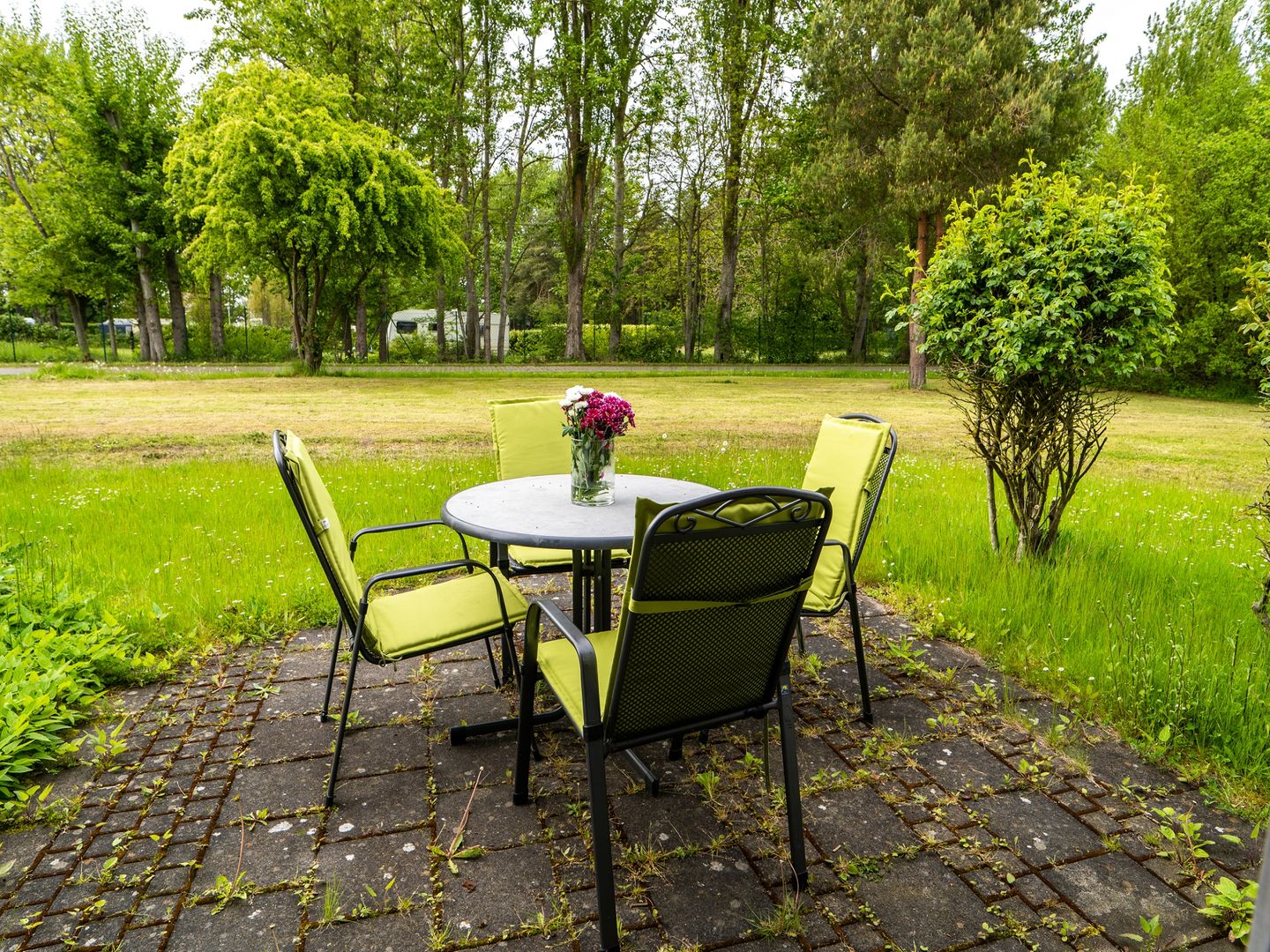 Feriendorf Rugana Komfort Ferienwohnung mit 1 Schlafzimmern und Terrasse (C34) Insel Rügen - Terrasse