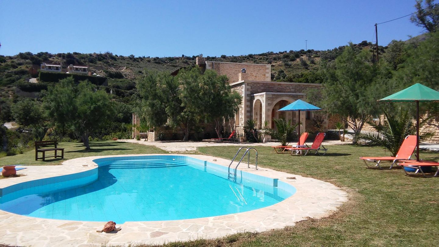 Ferienhaus mit Pool großer Garten idyllisch und ruhig Wifi Triopetra Kreta