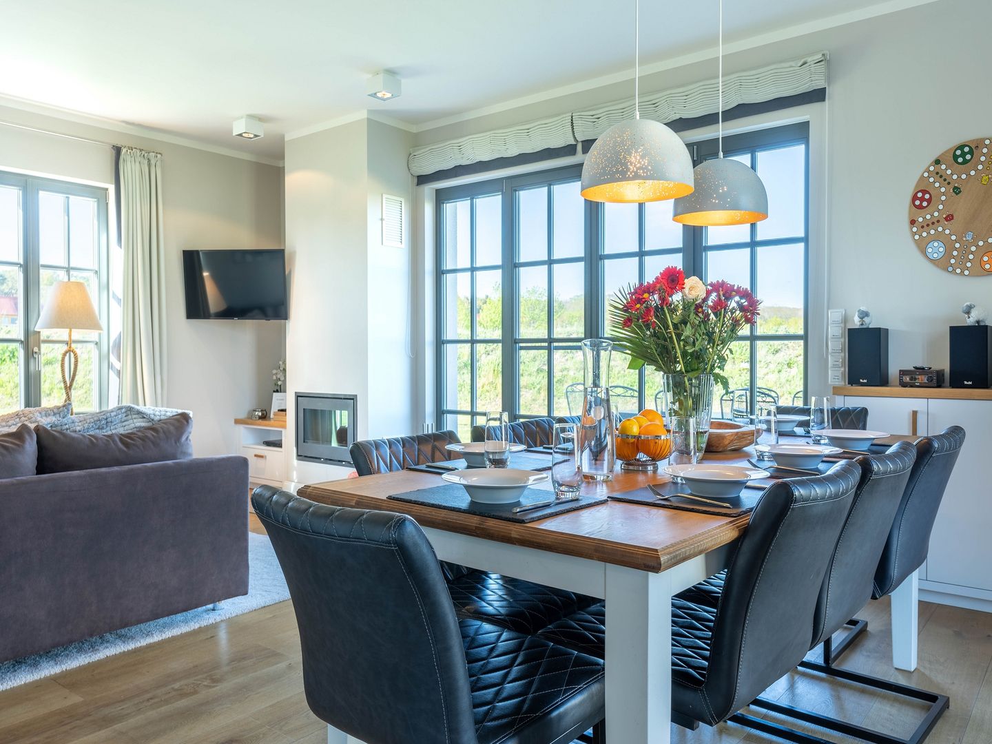 Luxus Reetdachvilla mit 3 Schlafzimmern, Sauna und Kamin (E27) - Wohnzimmer