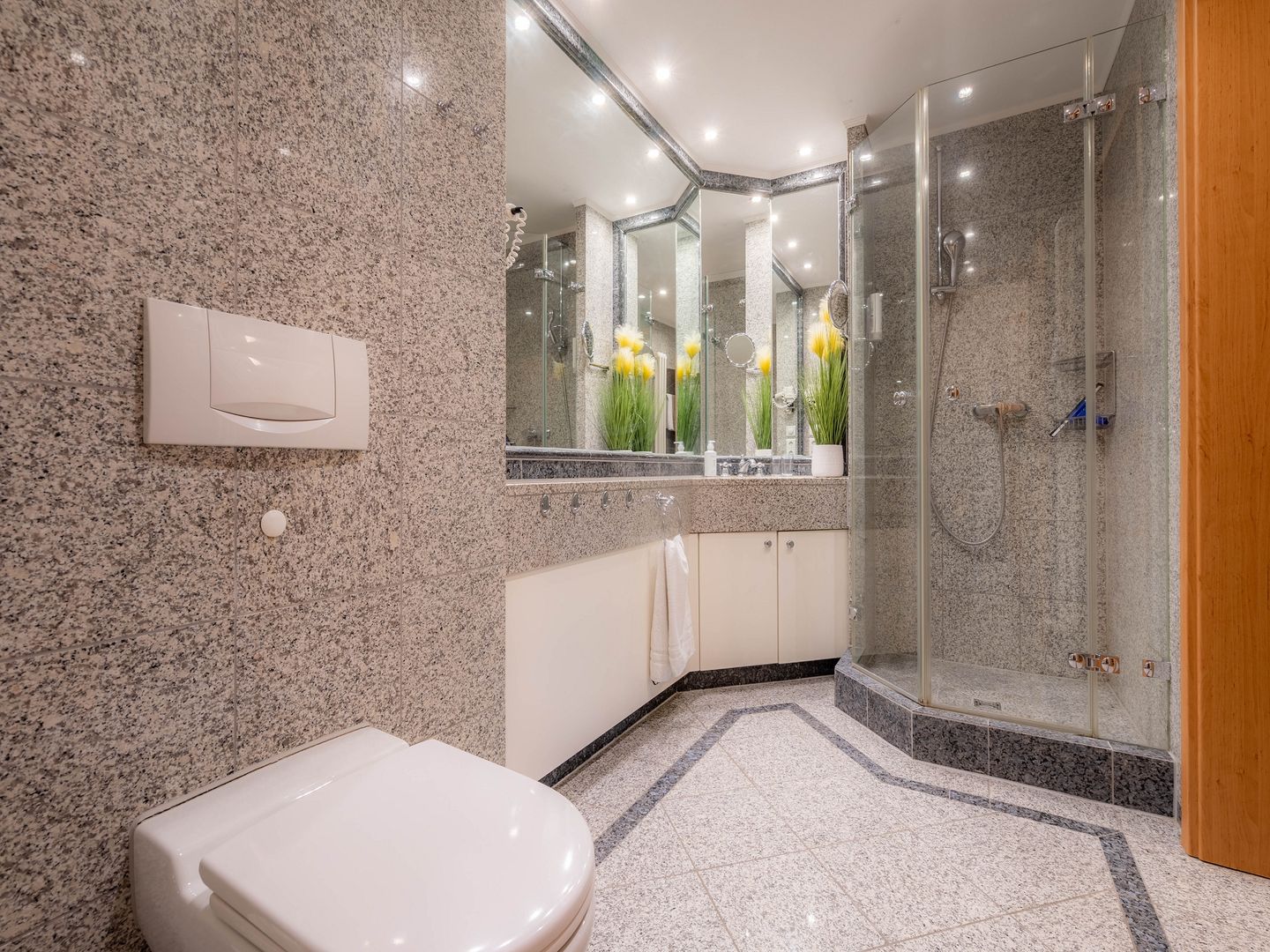 Dünenpark Binz Komfortplus Ferienwohnung mit 1 Schlafzimmer und Balkon im Obergeschoss (157) Insel Rügen - Badezimmer