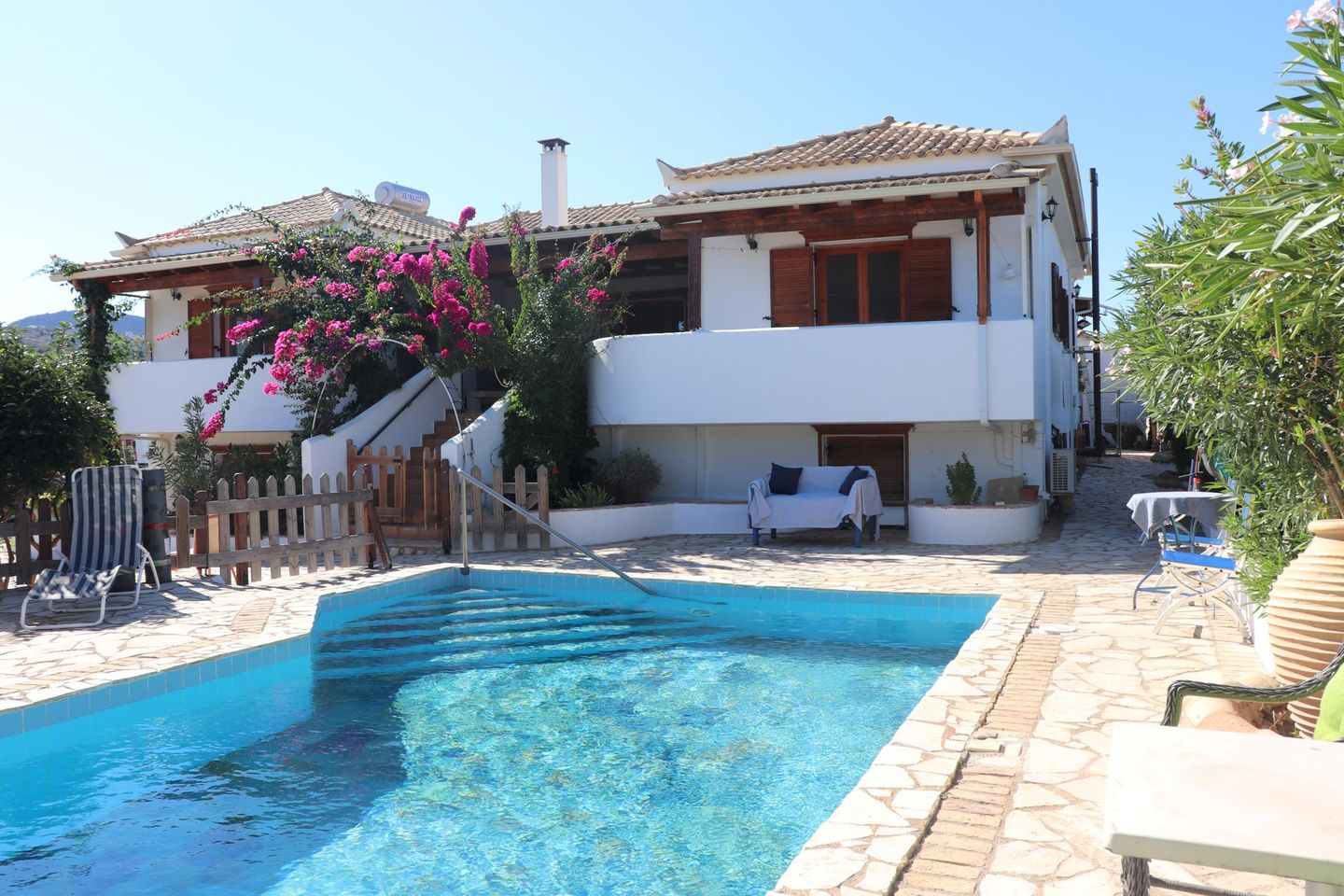 Charmantes Ferienhaus mit Pool in Aghios Isidoros bei Koroni Peloponnes