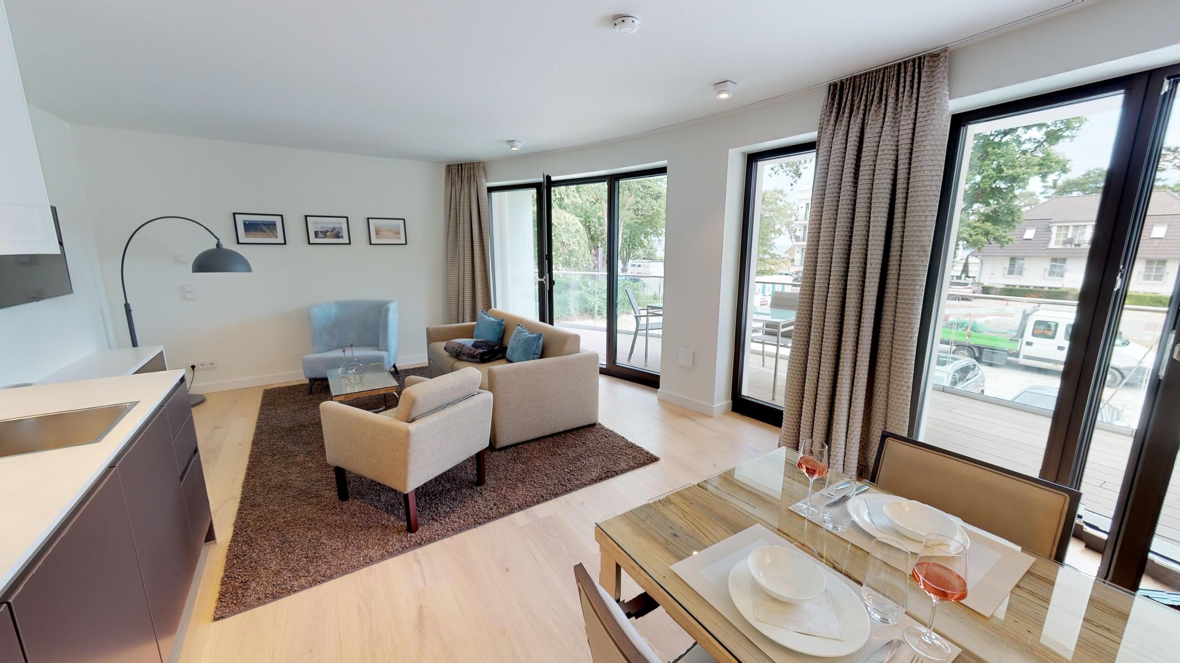 Luxussuite mit Sauna & Balkon – nur Minuten vom Strand