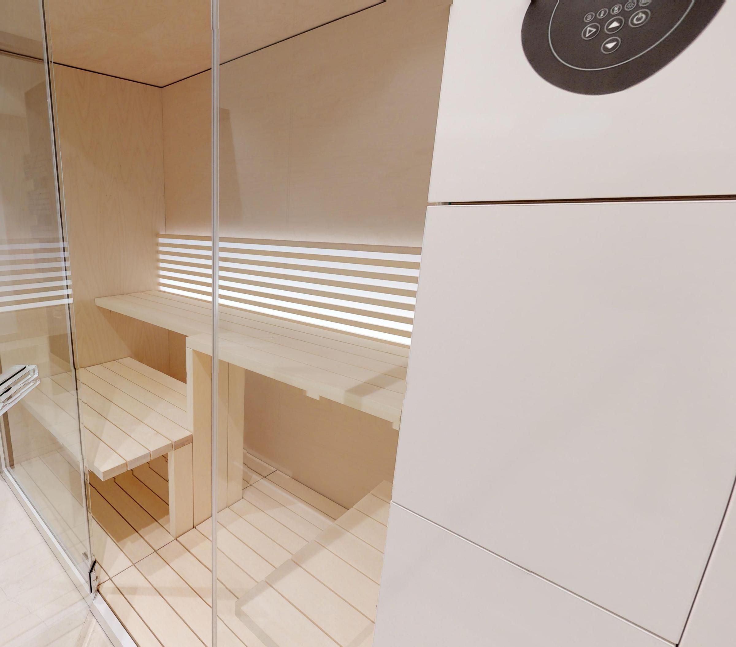 Luxusapartment mit eigener Sauna & Sonnenbalkon – nur Minuten vom Strand entfernt