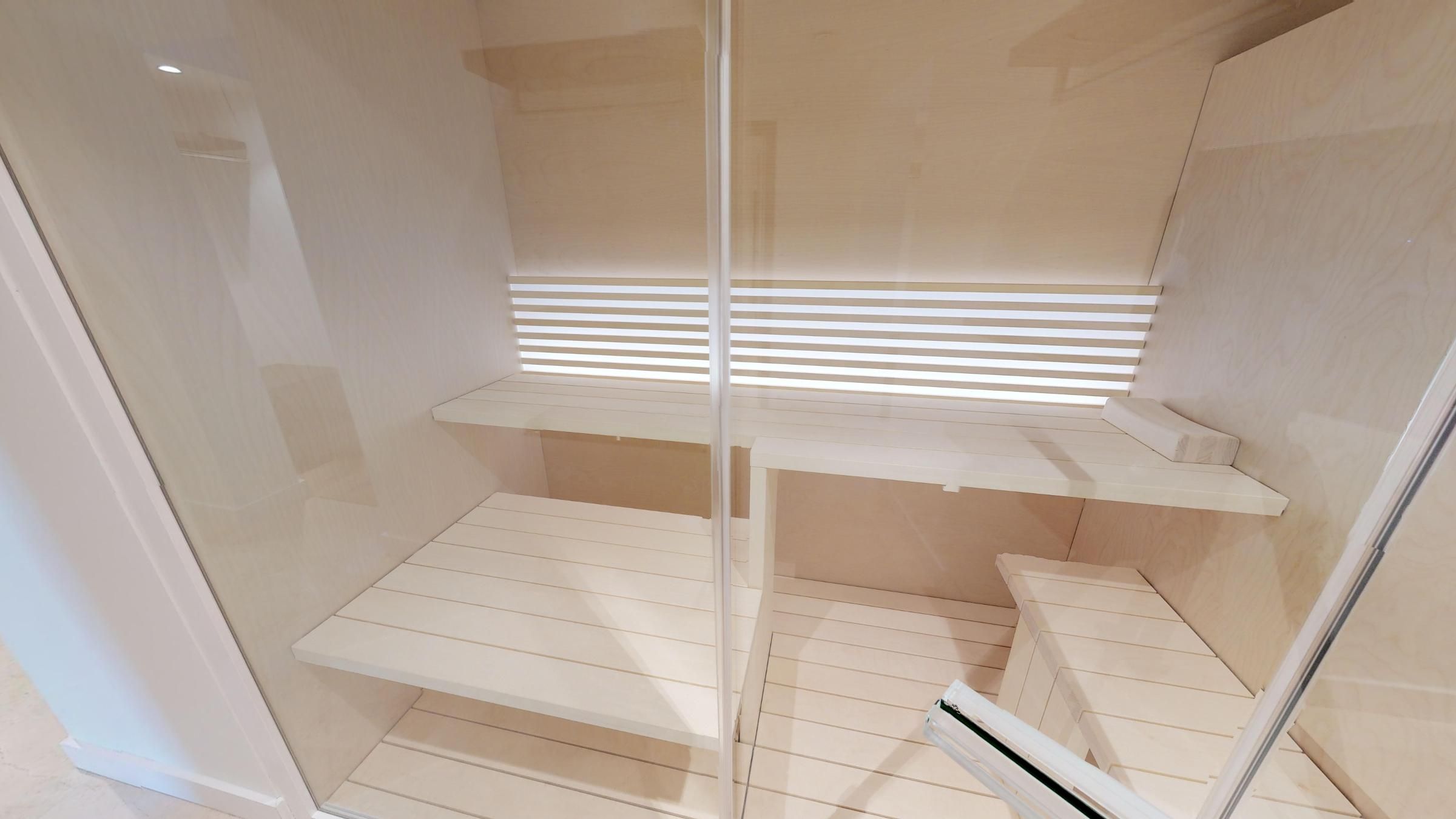 Luxusapartment mit eigener Sauna & Sonnenbalkon – nur Minuten vom Strand entfernt