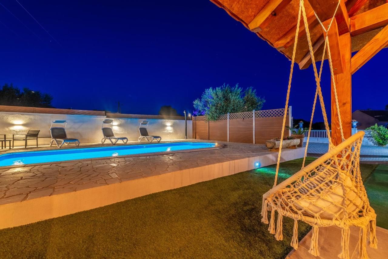 Abends gemütlich grillen, tagsüber im Pool entspannen – das perfekte Urlaubsfeeling direkt vor der Tür!