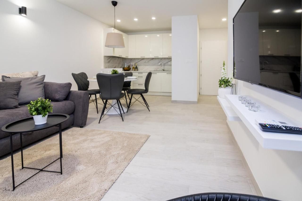 Stadtnahe Ferienwohnung mit Balkon, WLAN und Platz für 4 Personen auf 50m²