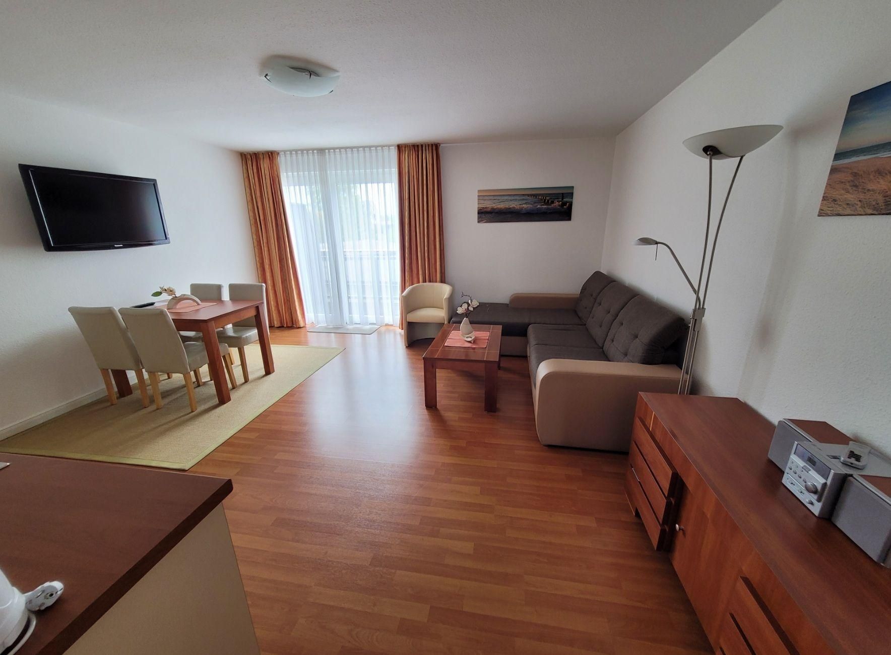 Wohnzimmer mit Schlafsofa