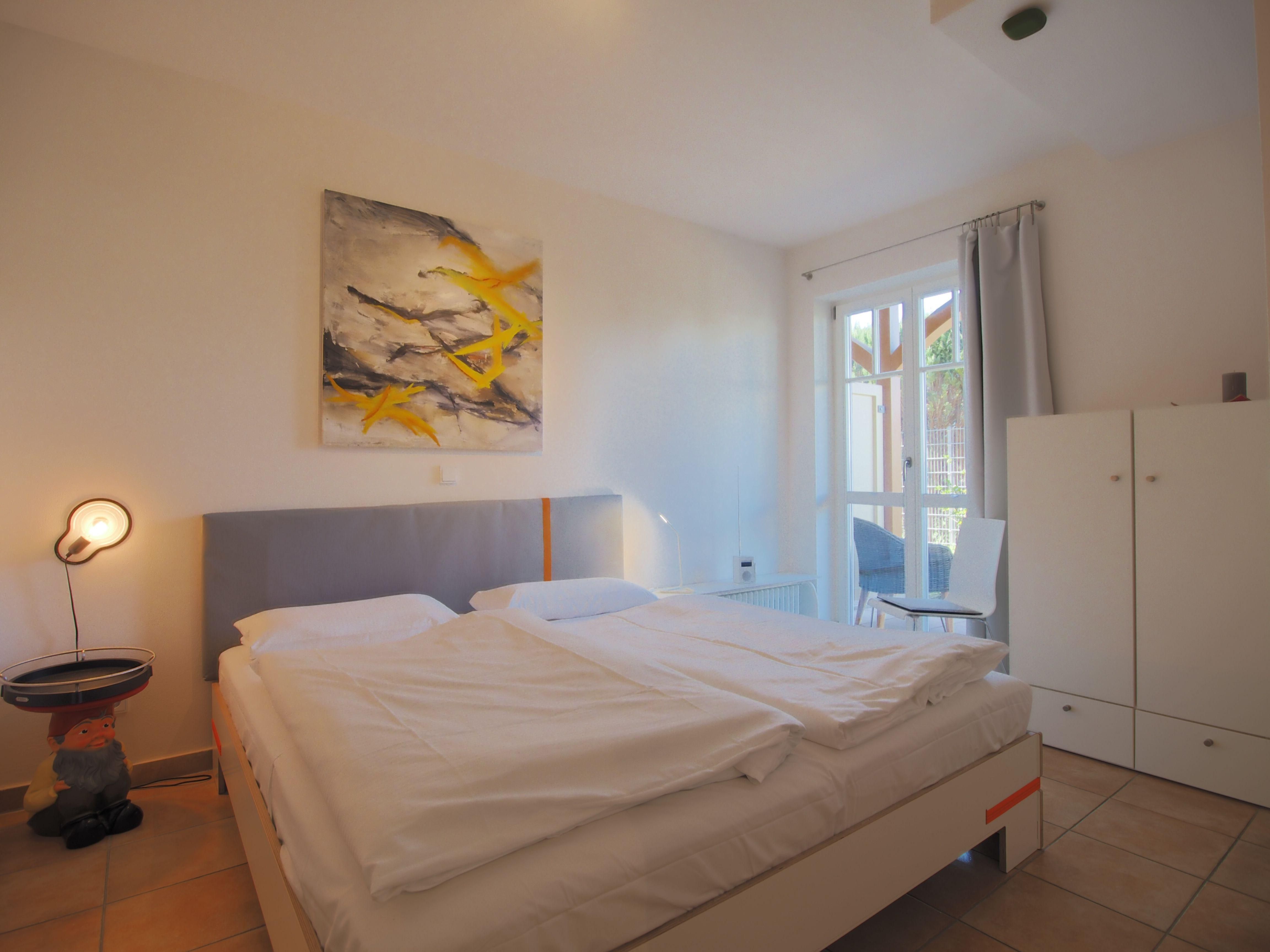 Schlafzimmer mit Doppelbett