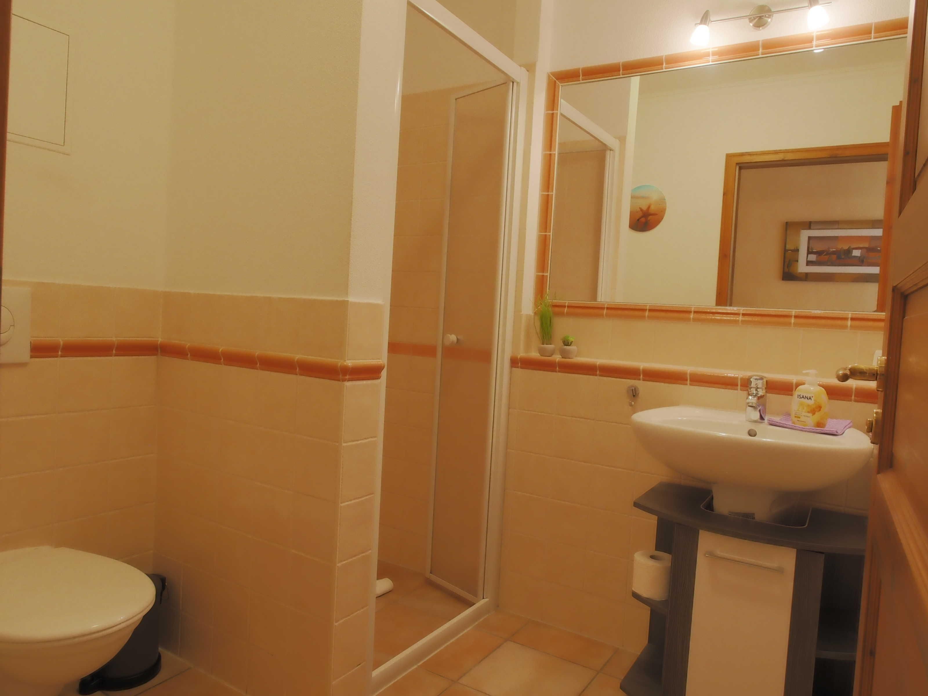 Bad mit bodentiefer Dusche