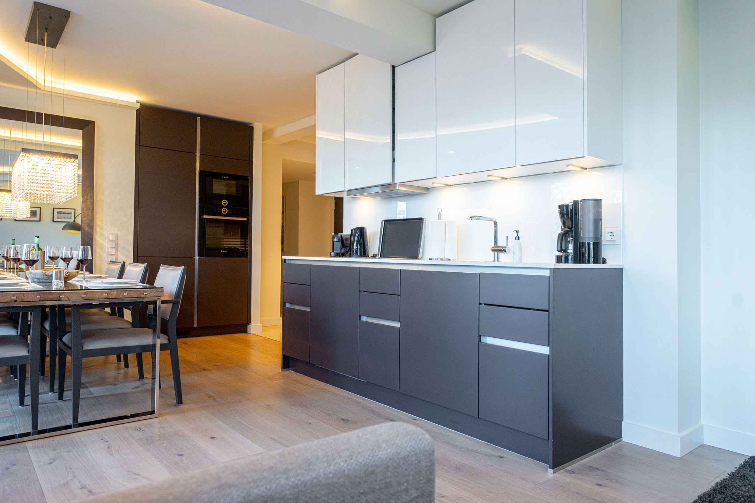 Exklusive Suite mit Sauna, Panorama-Fenstern & Ostseeflair